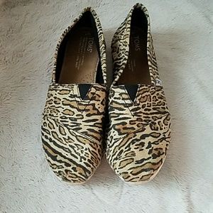 Cheetah print Toms